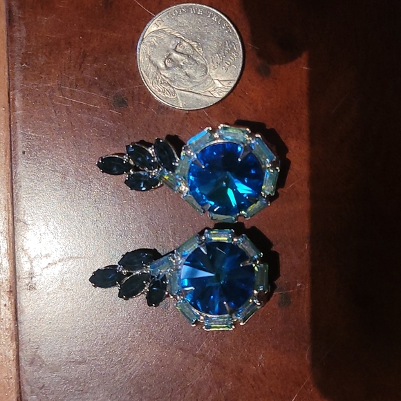 Vintage "Pat Pend" (climber)  Clip on earrings - Picture 2 of 9
